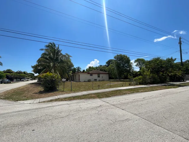 $650,000 | 821 Southwest 4th Avenue, Delray Beach, FL 33444