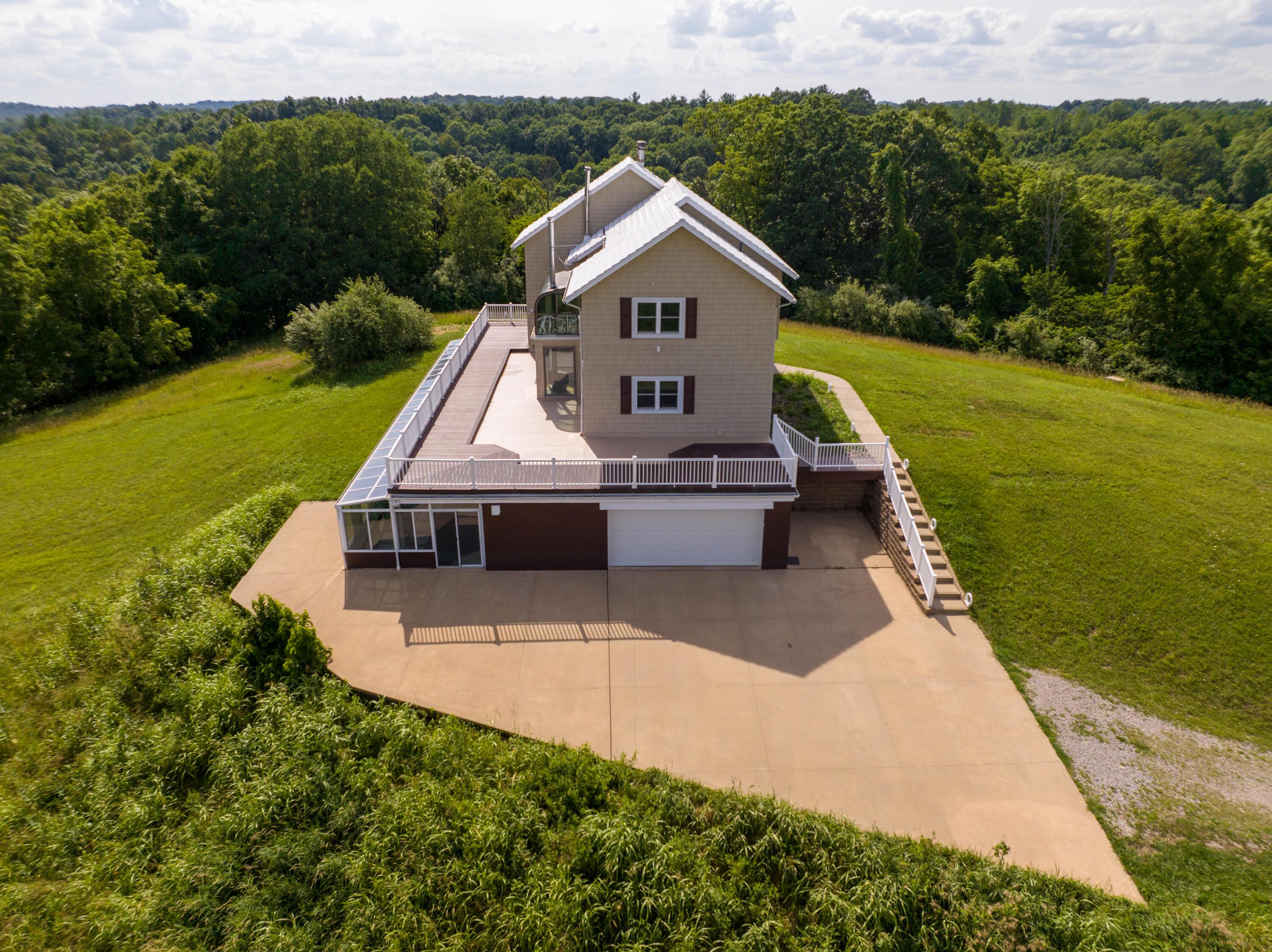 14755 Scatter Road Athens, OH 45701 - Photo 5 of 50 2022070714755scatter_ridge_bws0008