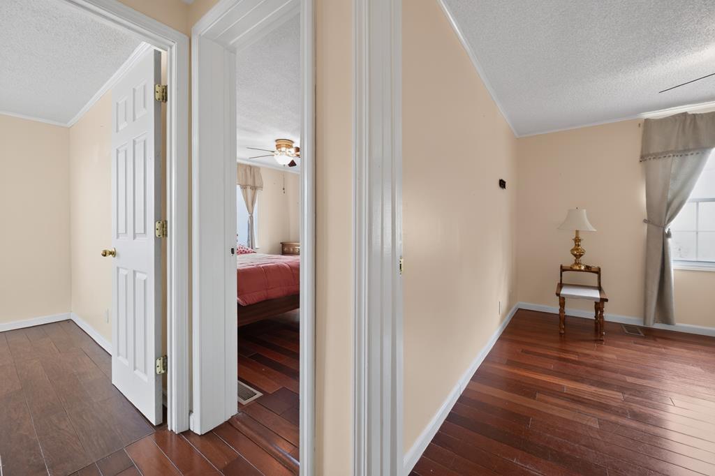 957 Hubbard Town Road Honaker, VA 24260 - Photo 16 of 51 Gallery Image 16