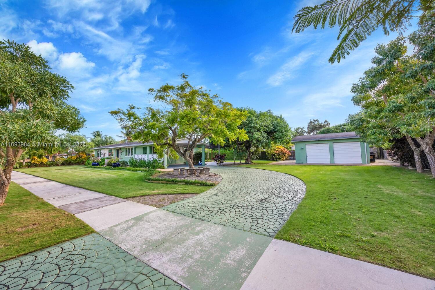 8510 Southwest 45th Street Miami, FL 33155 - Photo 3 of 28 Gallery Image 3