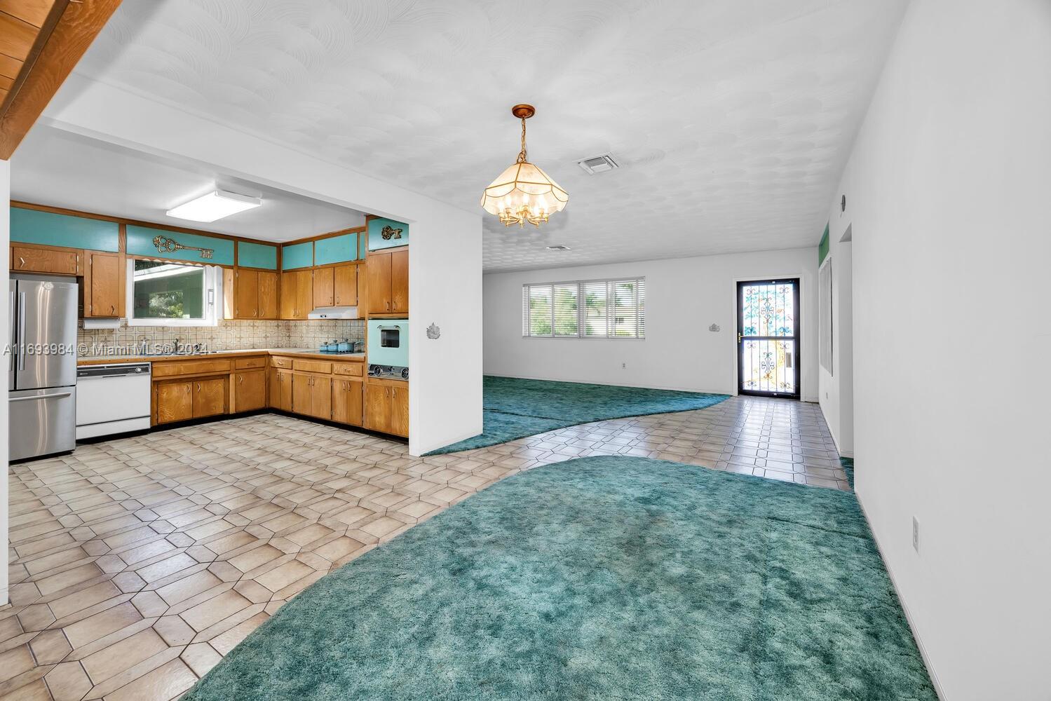 8510 Southwest 45th Street Miami, FL 33155 - Photo 9 of 28 Gallery Image 9