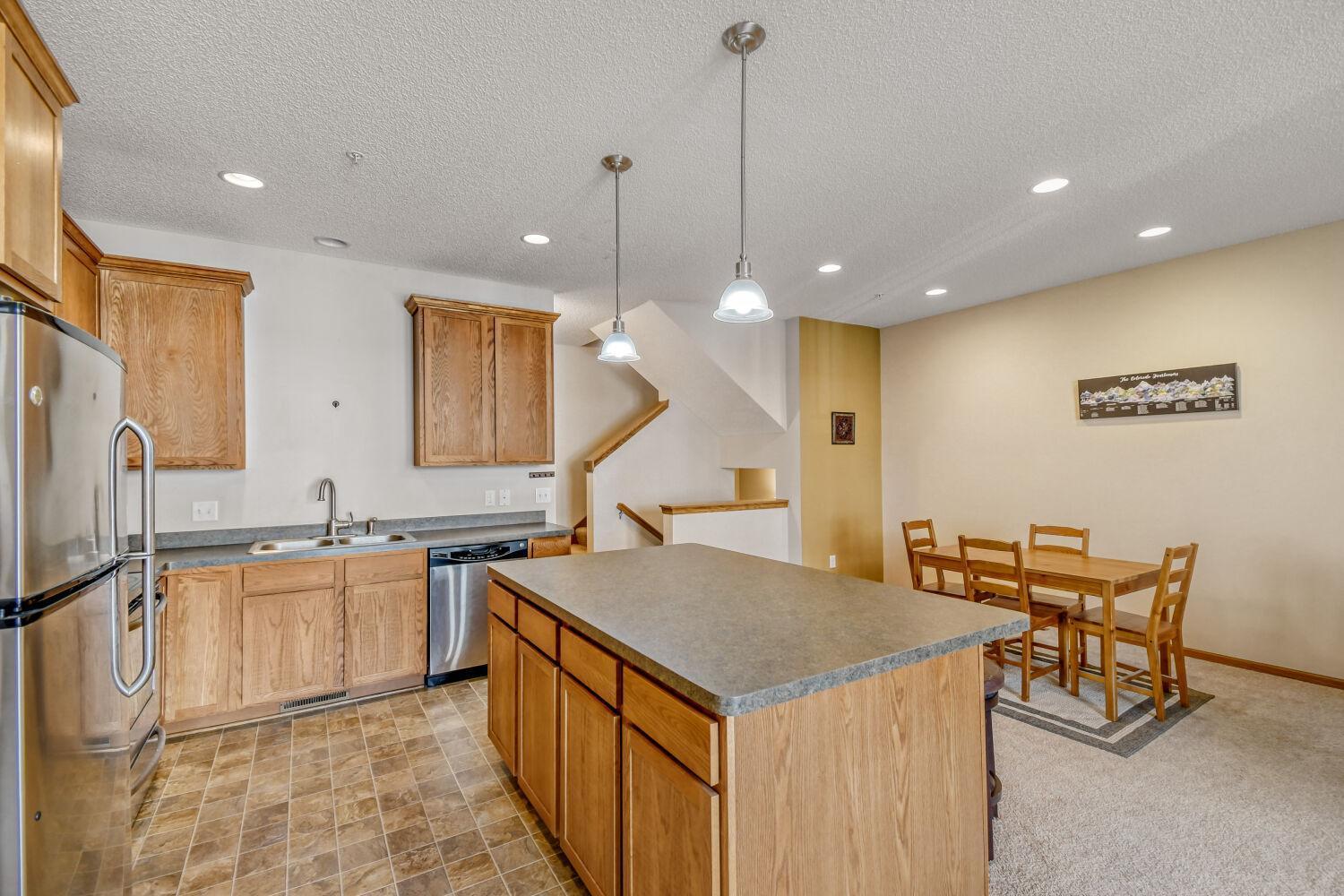 4615 Victor Path, Unit 6 Hugo, MN 55038 - Photo 14 of 34
