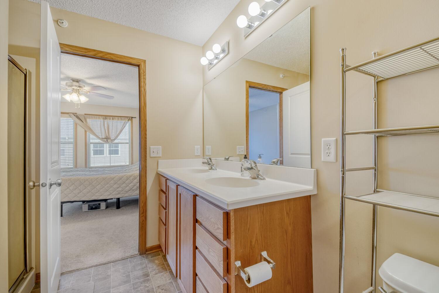 4615 Victor Path, Unit 6 Hugo, MN 55038 - Photo 21 of 34