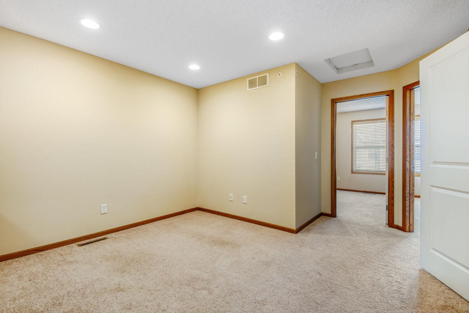 4615 Victor Path, Unit 6 Hugo, MN 55038 - Photo 22 of 34