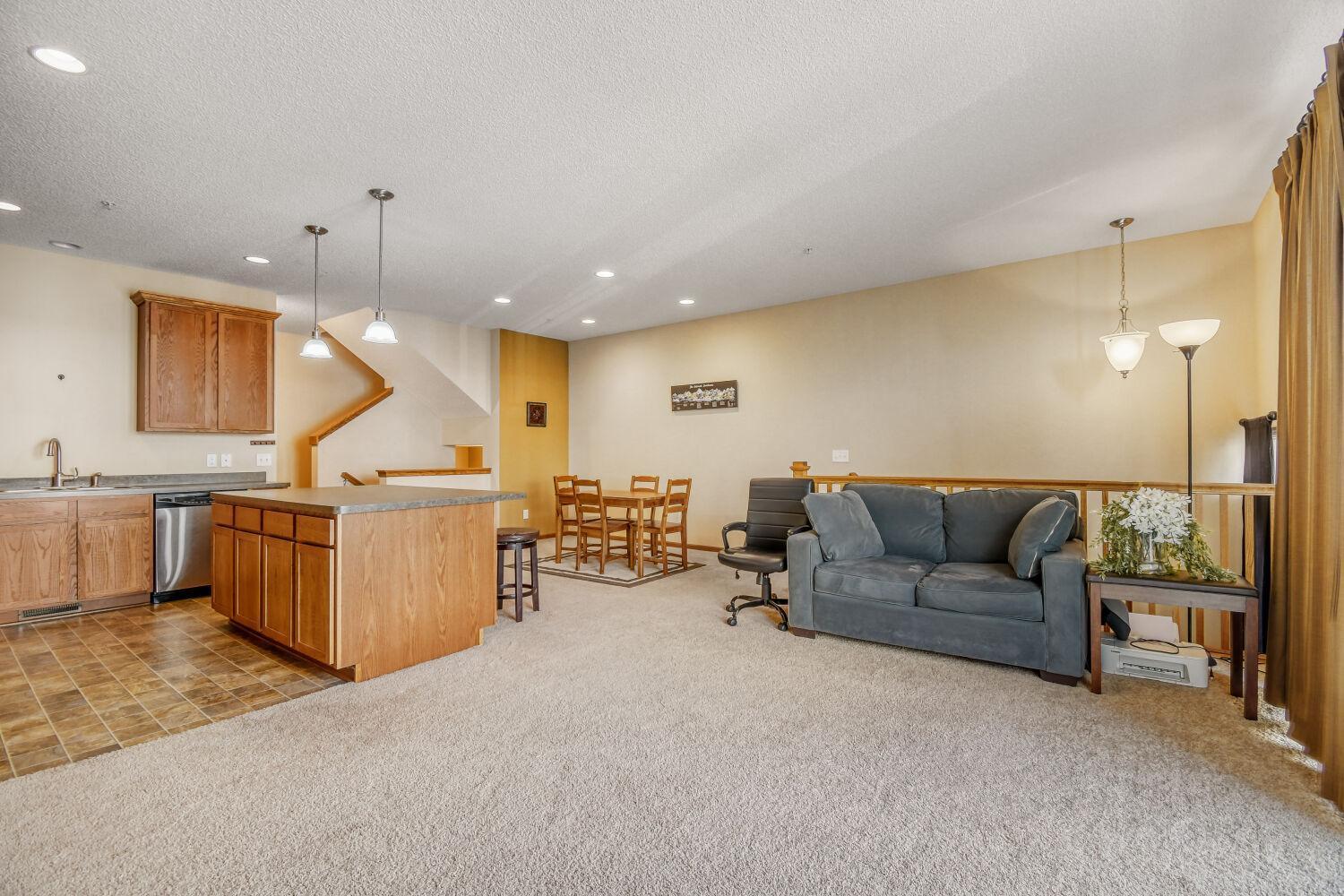 4615 Victor Path, Unit 6 Hugo, MN 55038 - Photo 8 of 34
