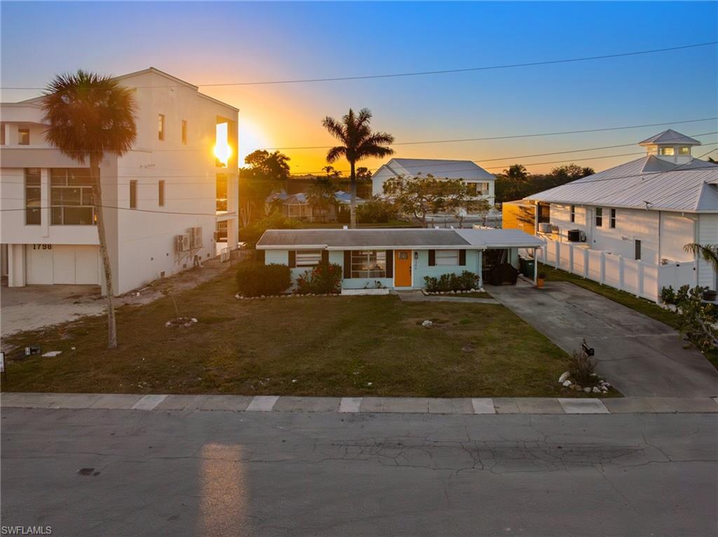 1796 Holiday Lane Naples, FL 34104 - Photo 7 of 30