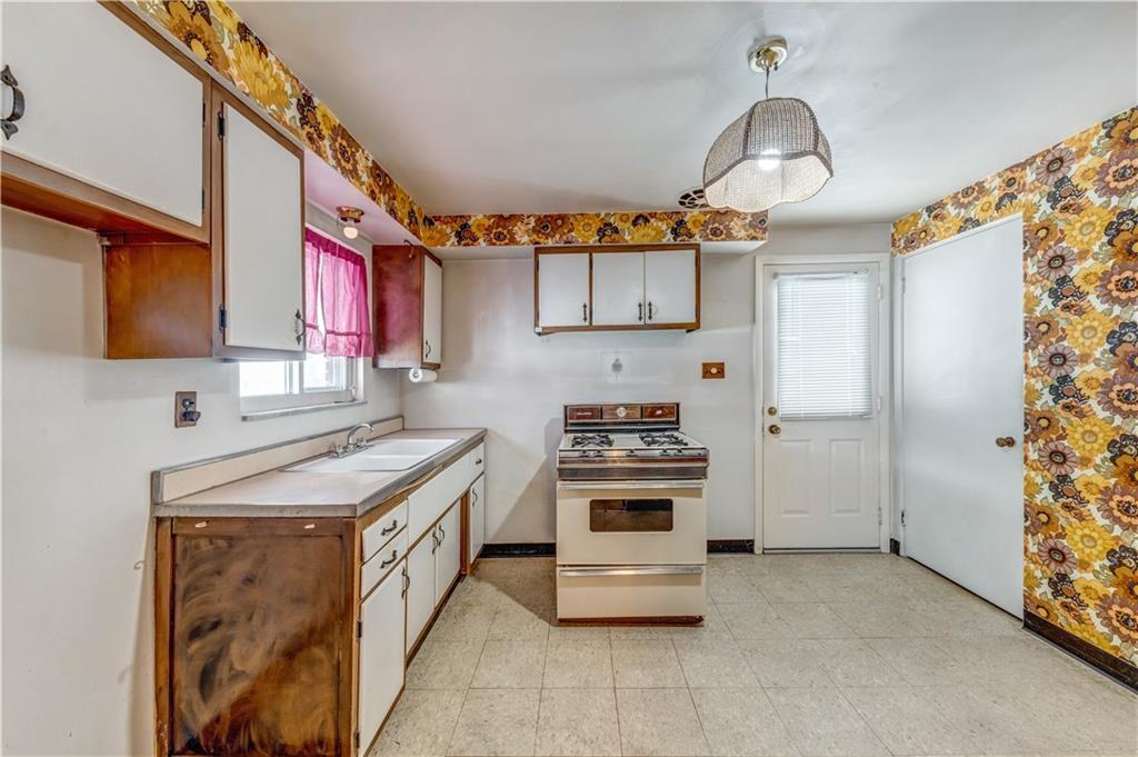 5239 Ranchview Drive Pittsburgh, PA 15236 - Photo 11 of 25 Gallery Image 11