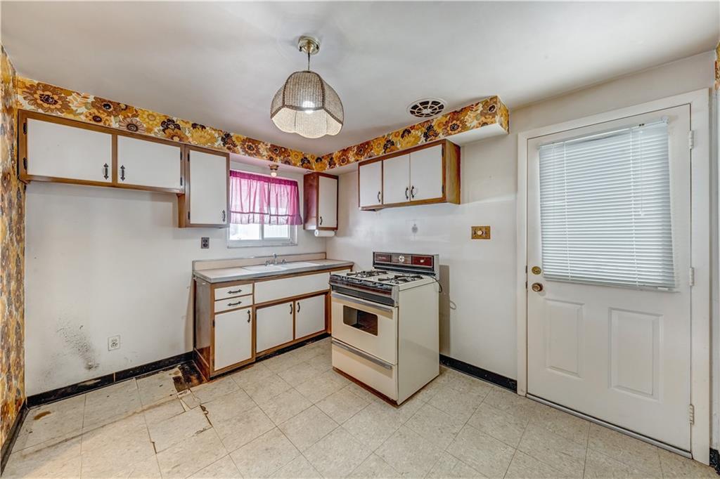 5239 Ranchview Drive Pittsburgh, PA 15236 - Photo 12 of 25 Gallery Image 12