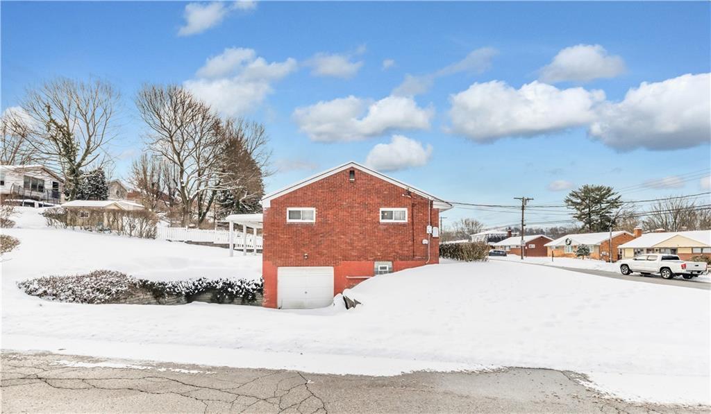 5239 Ranchview Drive Pittsburgh, PA 15236 - Photo 6 of 25 Gallery Image 6
