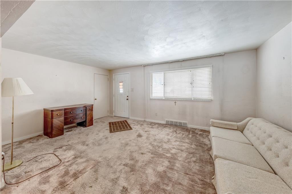 5239 Ranchview Drive Pittsburgh, PA 15236 - Photo 9 of 25 Gallery Image 9