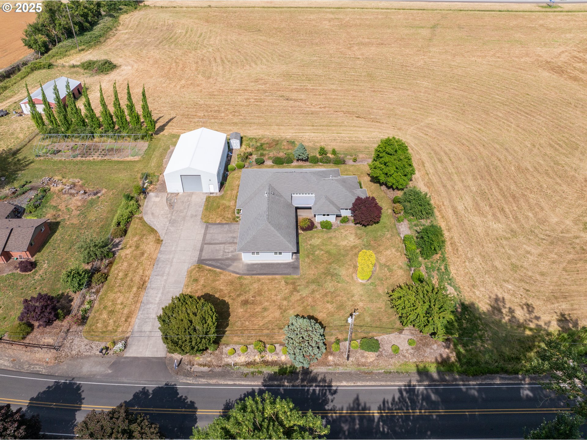 3918 Three Lakes Road Southeast Albany, OR 97322 - Photo 1 of 31 Gallery Image 1