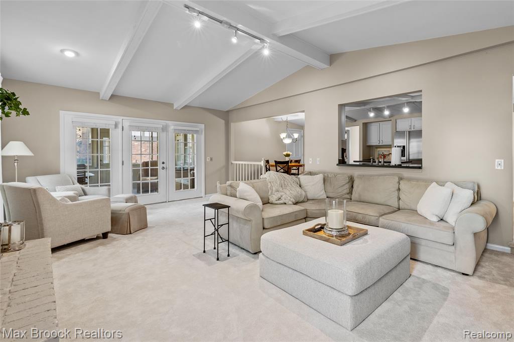 1766 Snowden Circle Rochester Hills, MI 48306 - Photo 10 of 37