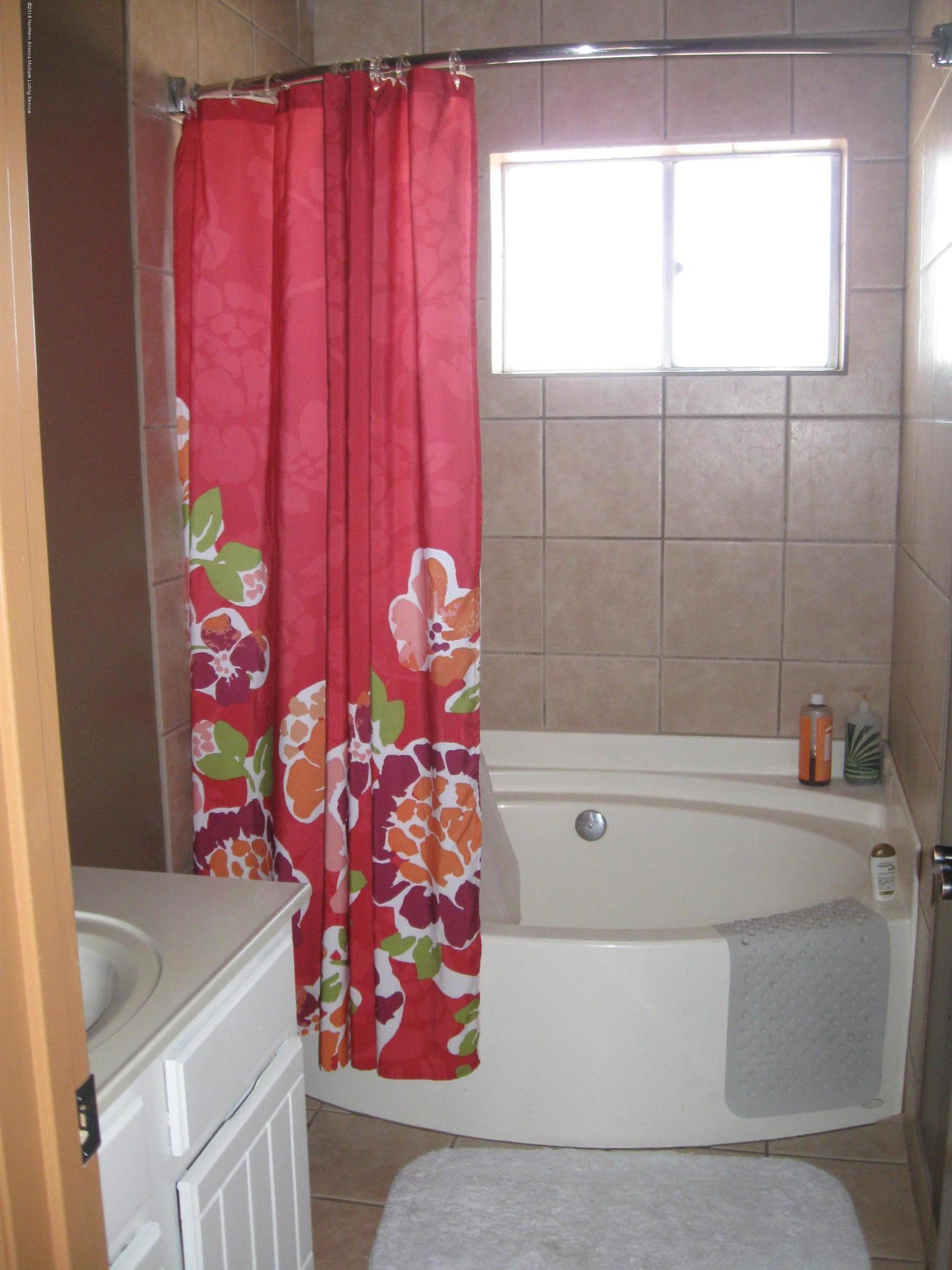 15521 Leupp Road Flagstaff, AZ 86004 - Photo 8 of 10 Bathroom