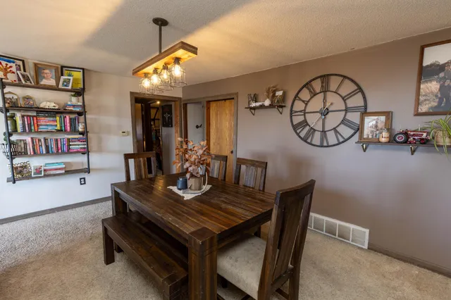 $250,000 | 16121 County Road 4 Southeast, Lake Lillian, MN 56253