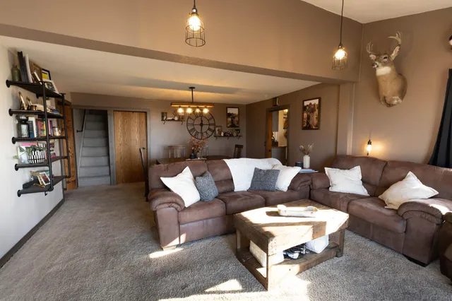 $250,000 | 16121 County Road 4 Southeast, Lake Lillian, MN 56253