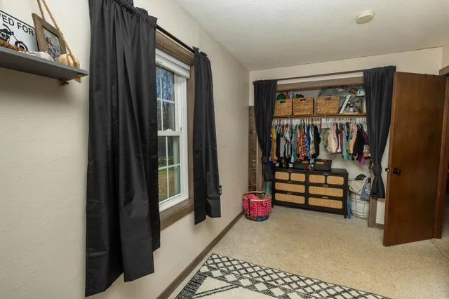 $250,000 | 16121 County Road 4 Southeast, Lake Lillian, MN 56253