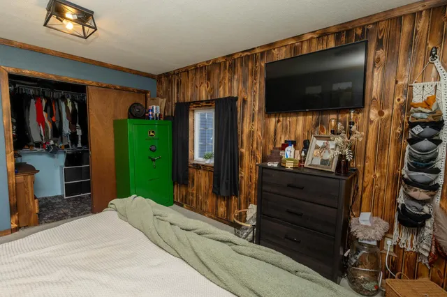 $250,000 | 16121 County Road 4 Southeast, Lake Lillian, MN 56253