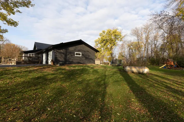 $250,000 | 16121 County Road 4 Southeast, Lake Lillian, MN 56253