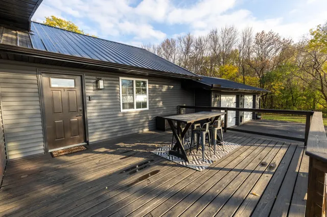 $250,000 | 16121 County Road 4 Southeast, Lake Lillian, MN 56253