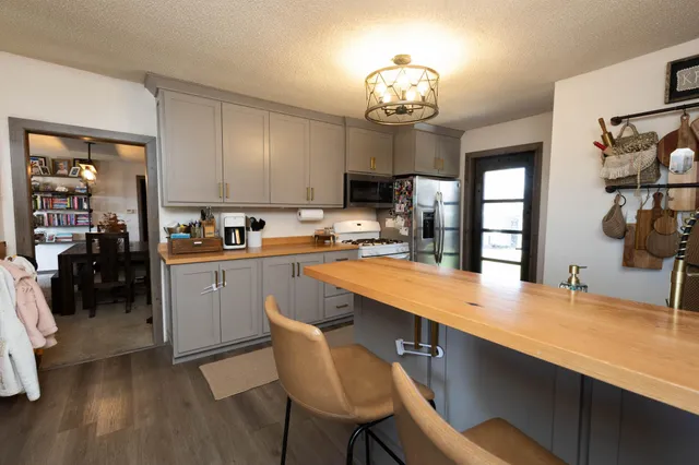 $250,000 | 16121 County Road 4 Southeast, Lake Lillian, MN 56253