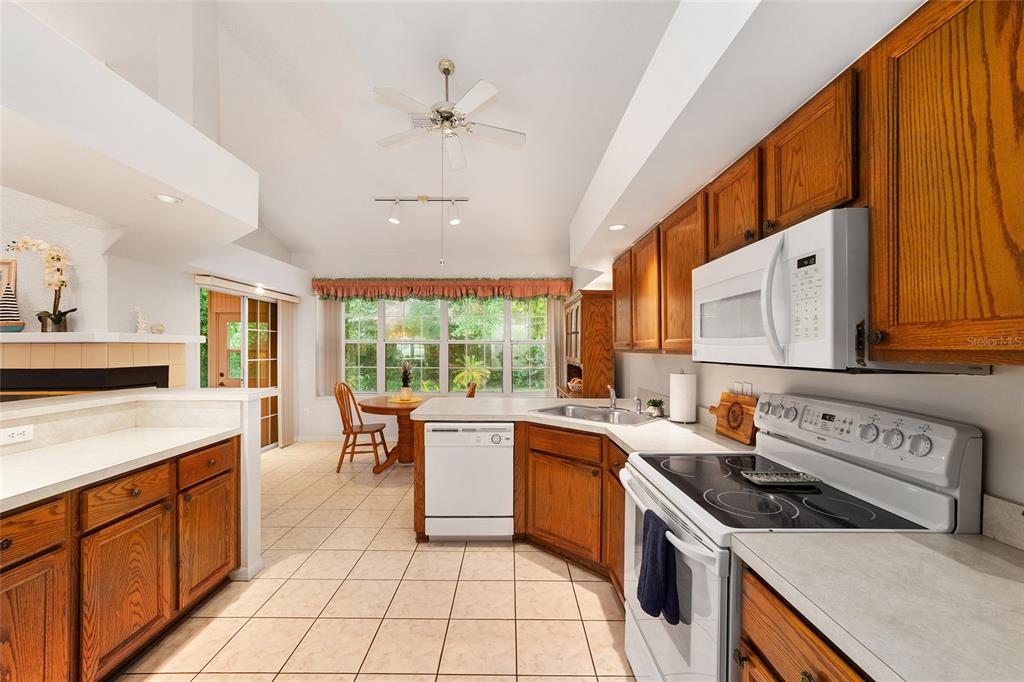 11461 Southwest 82nd Court Road Ocala, FL 34481 - Photo 16 of 64 Gallery Image 16