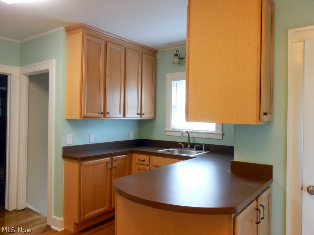 864 Roanoke Road Cleveland Heights, OH 44121 - Photo 7 of 25