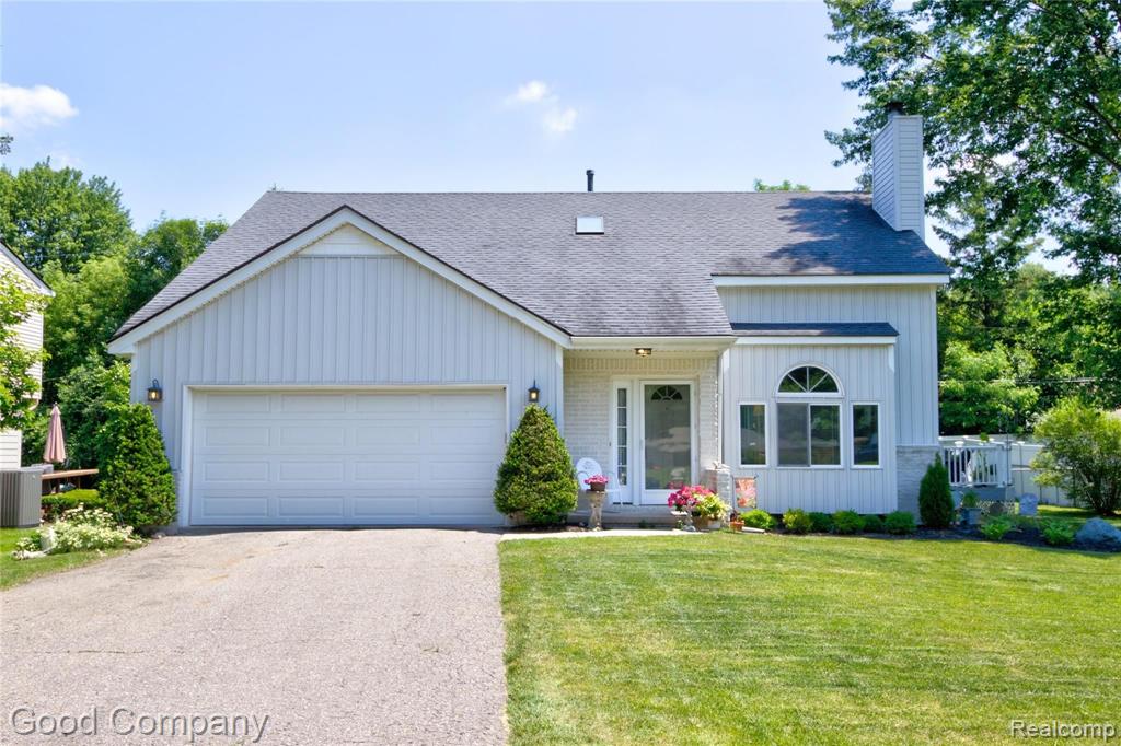 21642 Ruth Street Farmington Hills, MI 48336 - Photo 1 of 51
