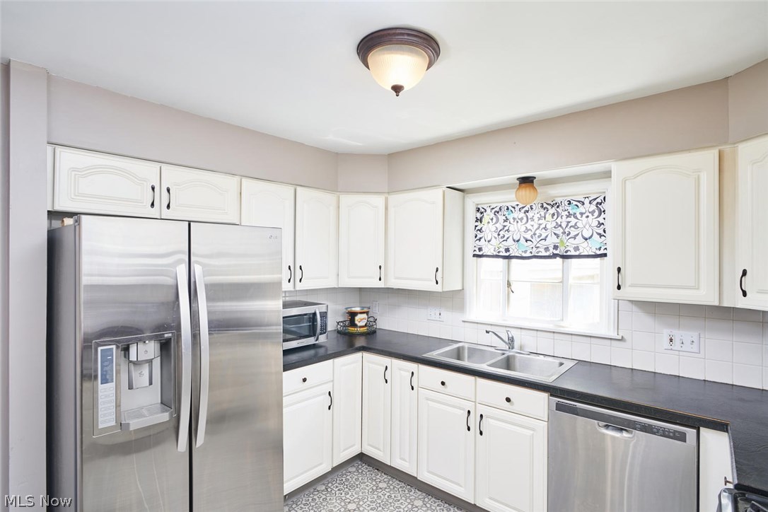 647 Merriman Road Akron, OH 44303 - Photo 6 of 20 Gallery Image 6
