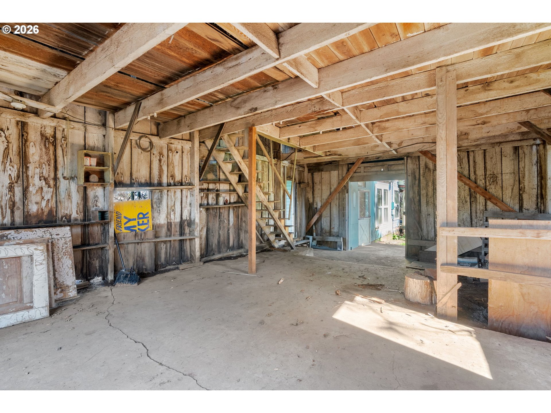 1580 Markham Road Hood River, OR 97031 - Photo 21 of 46