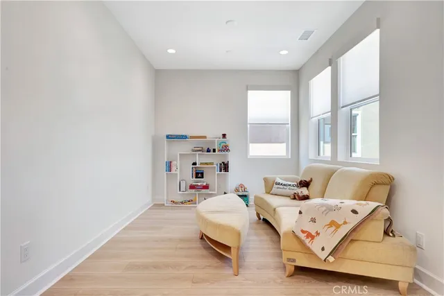 $4,900 | 10887 Carlos Street, Ventura, CA 93004