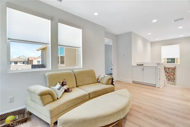 $4,900 | 10887 Carlos Street, Ventura, CA 93004