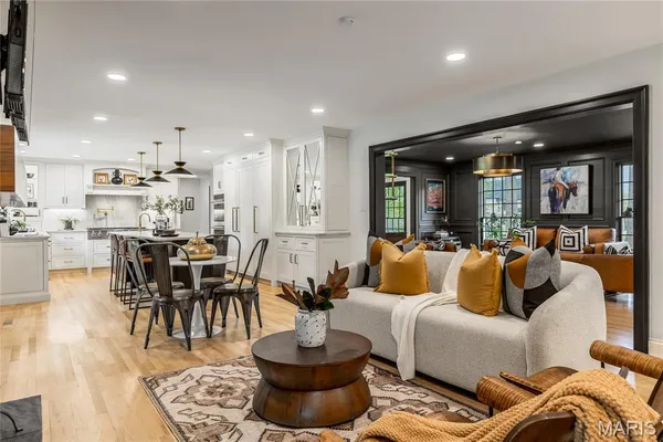 $1,995,000 | 12829 Topping Acres, Town and Country, MO 63131