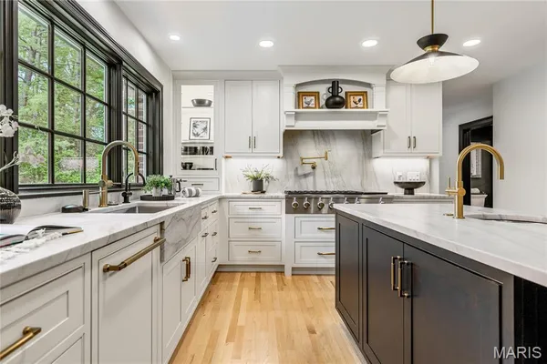 $1,995,000 | 12829 Topping Acres, Town and Country, MO 63131