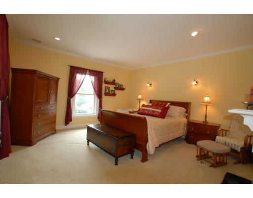 34 Bellevue Road Swampscott, MA 01907 - Photo 8 of 11 Gallery Image 8