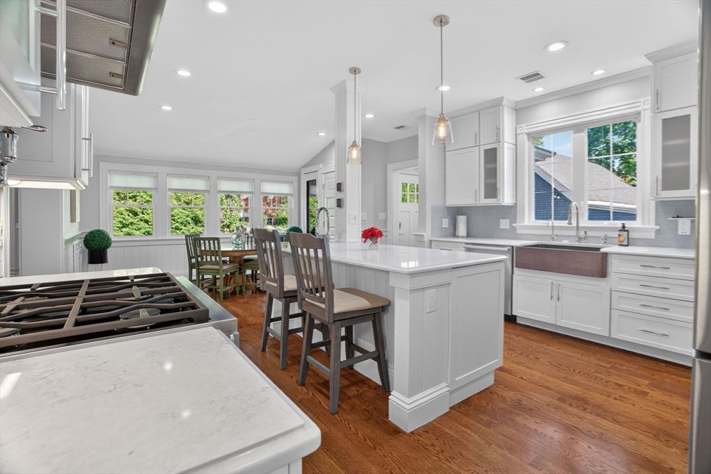 33 Linden Street Wellesley, MA 02482 - Photo 11 of 32