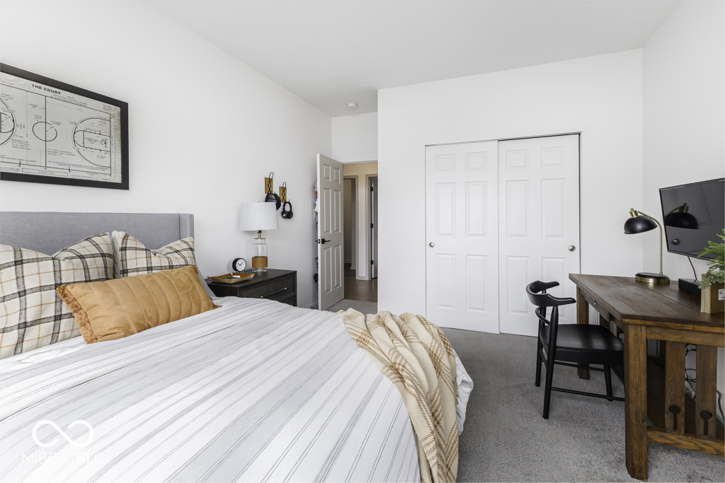 561 Riviera Place Greenwood, IN 46143 - Photo 15 of 23