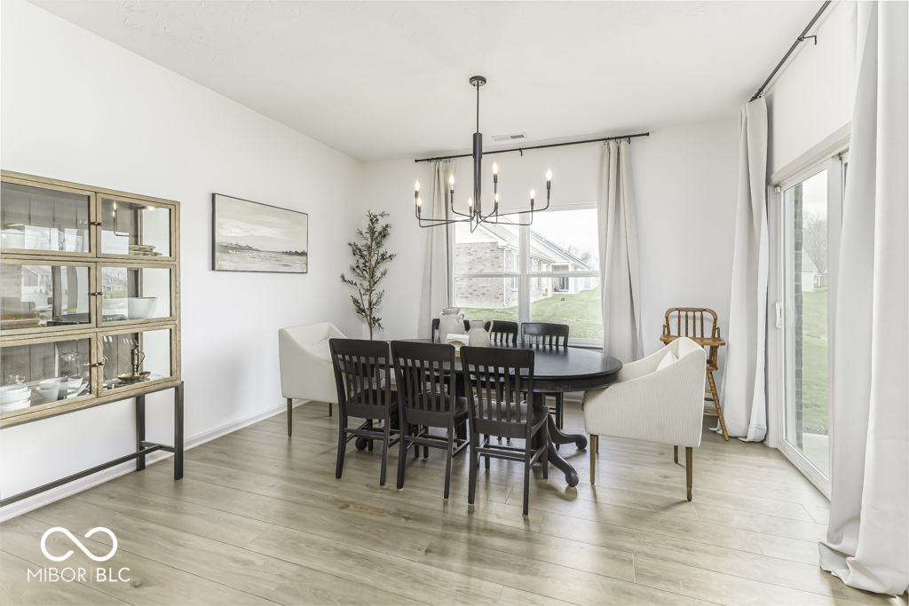 561 Riviera Place Greenwood, IN 46143 - Photo 5 of 23