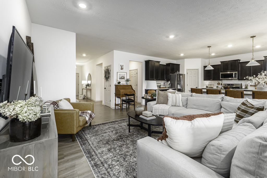 561 Riviera Place Greenwood, IN 46143 - Photo 8 of 23