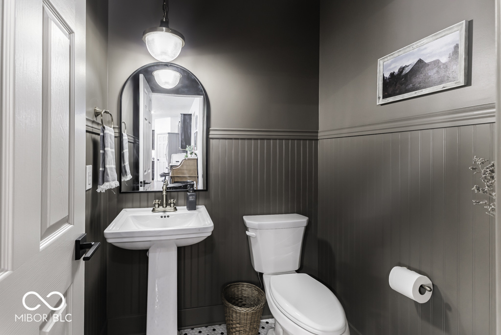 561 Riviera Place Greenwood, IN 46143 - Photo 9 of 23