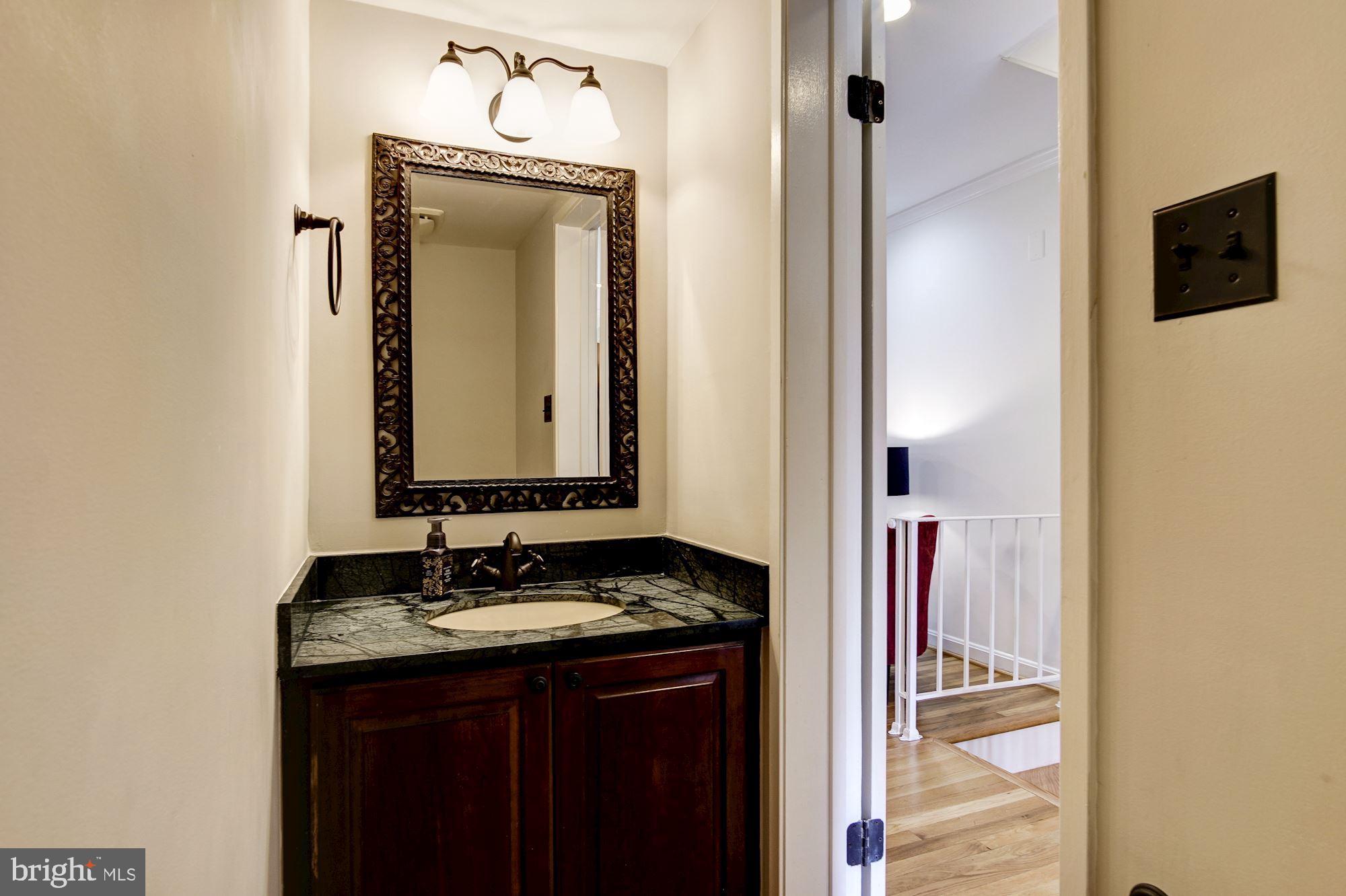 8166 Inverness Ridge Road Potomac, MD 20854 - Photo 15 of 35