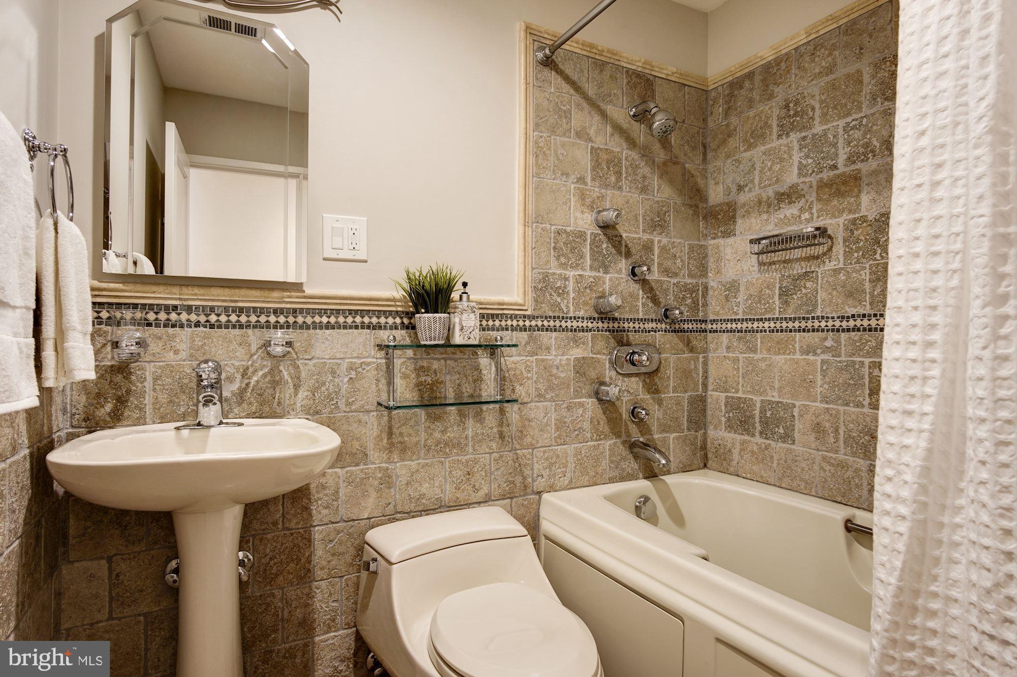 8166 Inverness Ridge Road Potomac, MD 20854 - Photo 22 of 35
