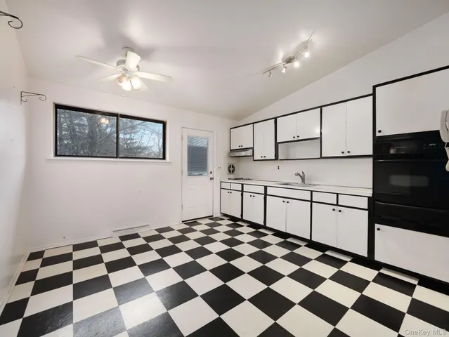 $954,000 | 6 Pennington Way, Spring Valley, NY 10977