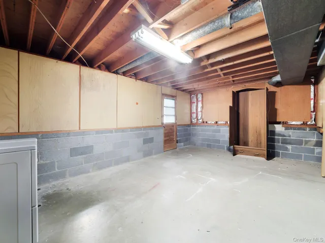 $954,000 | 6 Pennington Way, Spring Valley, NY 10977