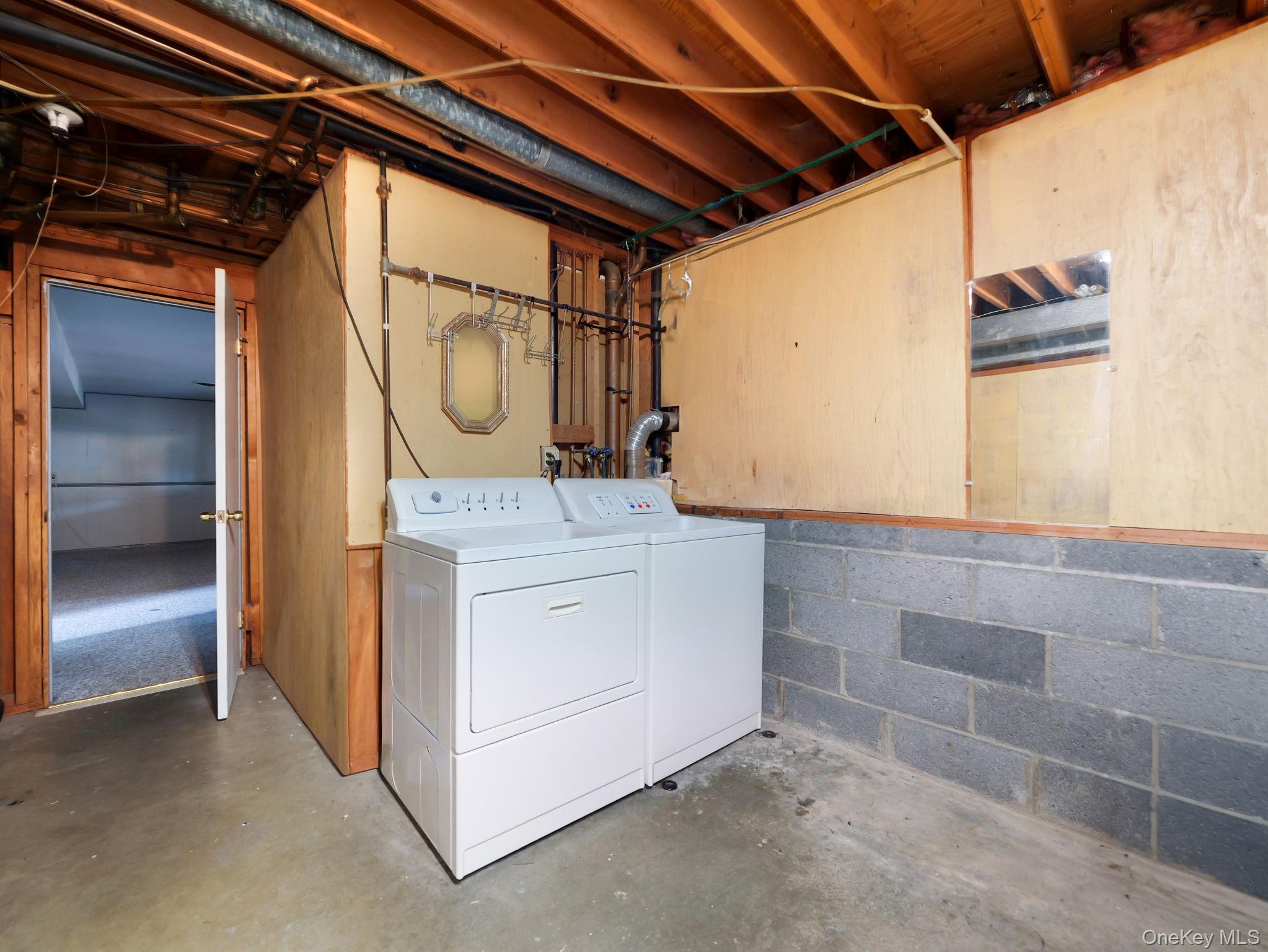 6 Pennington Way Spring Valley, NY 10977 - Photo 28 of 34 Laundry area