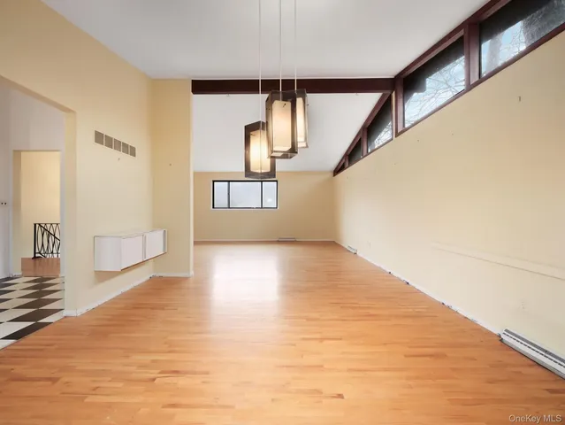 $954,000 | 6 Pennington Way, Spring Valley, NY 10977