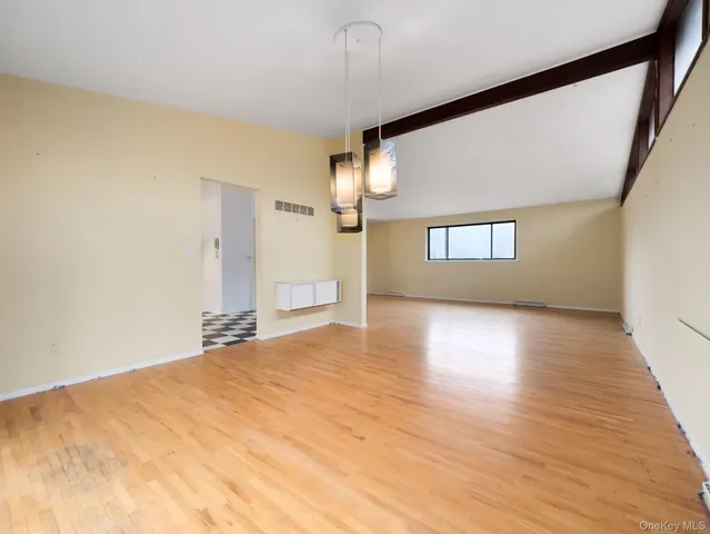 $954,000 | 6 Pennington Way, Spring Valley, NY 10977