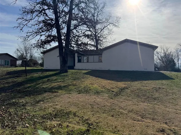 $249,900 | 220 Industrial Drive, Lewisburg, KY 42256
