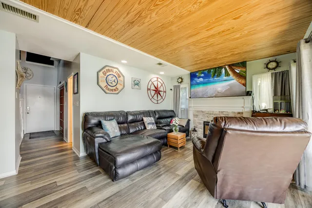 $459,000 | 47 Hidden Cove Drive, Valparaiso, FL 32580