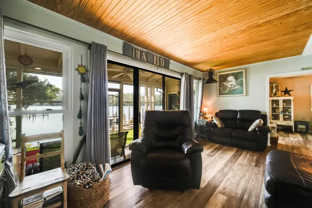 $459,000 | 47 Hidden Cove Drive, Valparaiso, FL 32580