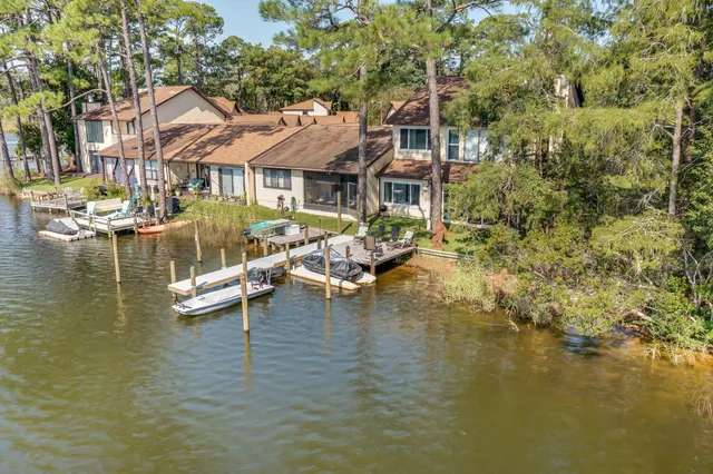 $469,000 | 47 Hidden Cove Drive, Valparaiso, FL 32580